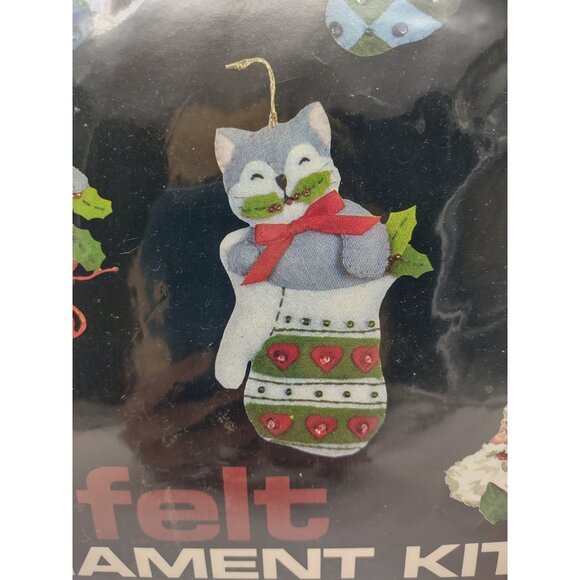 Vintage Sealed 1980s Titan Needlecraft Christmas Cats Felt Ornament Kit No. 471 - Picture 10 of 16